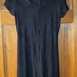 Short sleeve black dress
